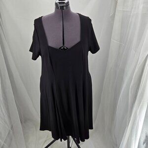 725-27 Torrid Black Midi Sweetheart Neckline dress, Super Comfortable Sz 2 16/18